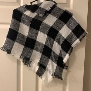 Boutique Black and white plaid poncho